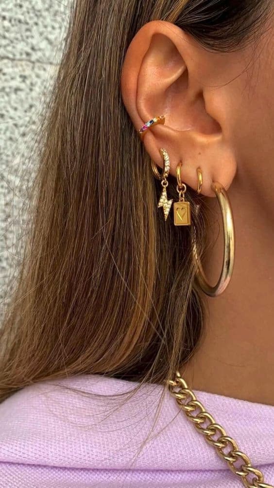 piercings oreilles dorés