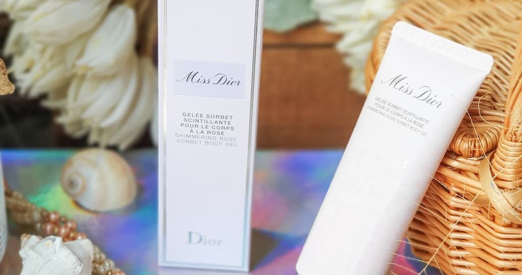 La Gelée Sorbet Scintillante pour le corps à la rose Miss Dior