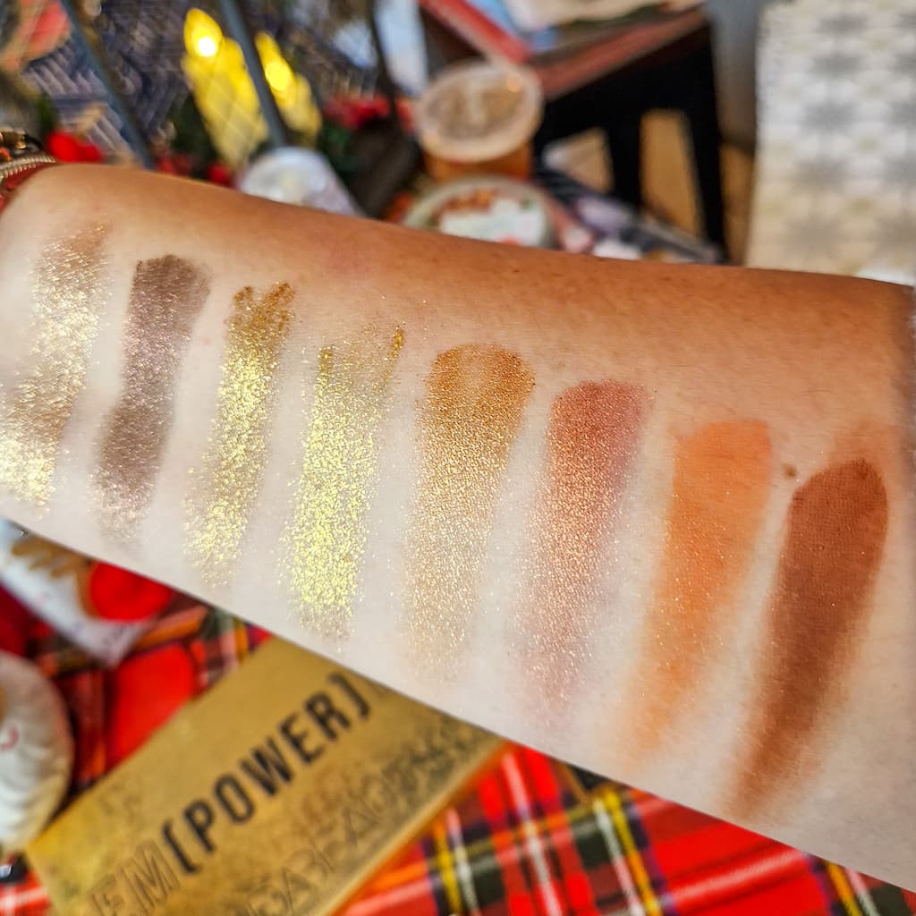 swatches palette pour les yeux Empowered Huda Beauty