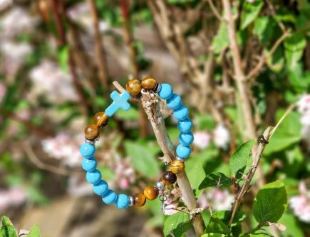 Mon bracelet en pierres naturelles turquoise et oeil de tigre Foresto