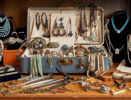 L’upcycling de bijoux anciens un hobby créatif et écoresponsable