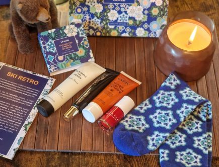 Tout schuss avec la box Glowria février 2025 Ski Retro