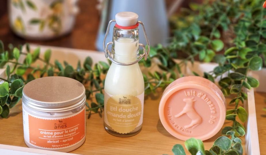 Au Pays des Ânes des cosmétiques naturels au lait d'ânesse frais et biologique