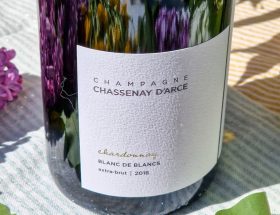 Champagne et apéro dînatoire l’élégance estivale selon Chassenay d’Arce