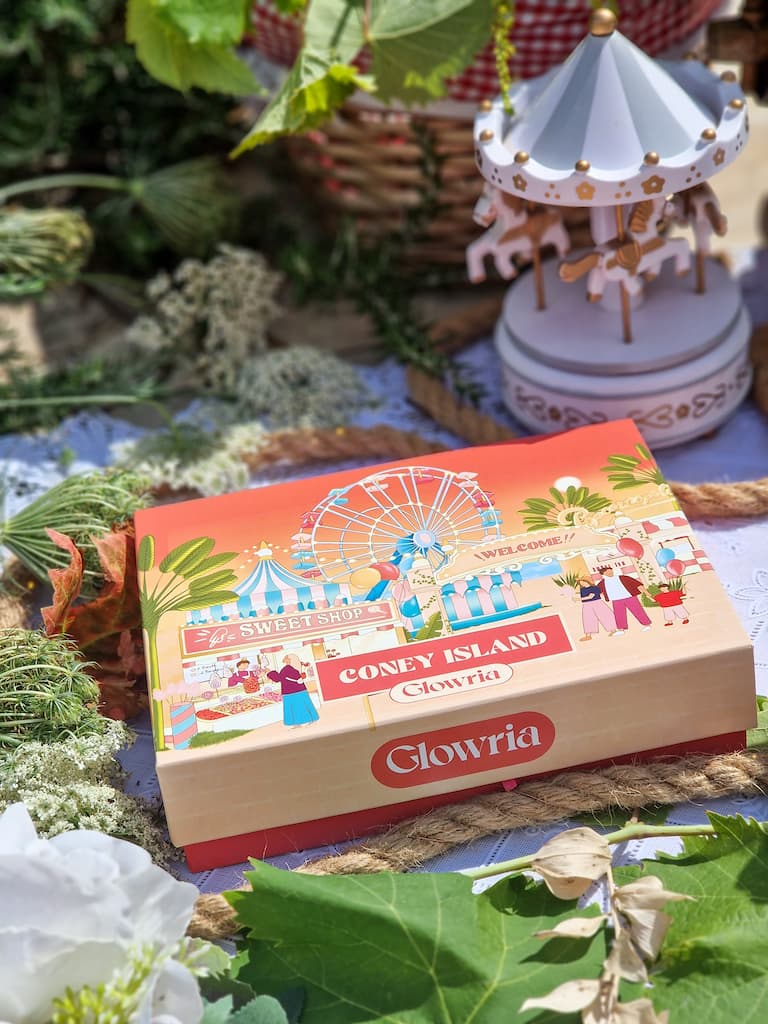 Glowria Août 2025 Cap sur Coney Island avec une box beauté 100% plaisir estival