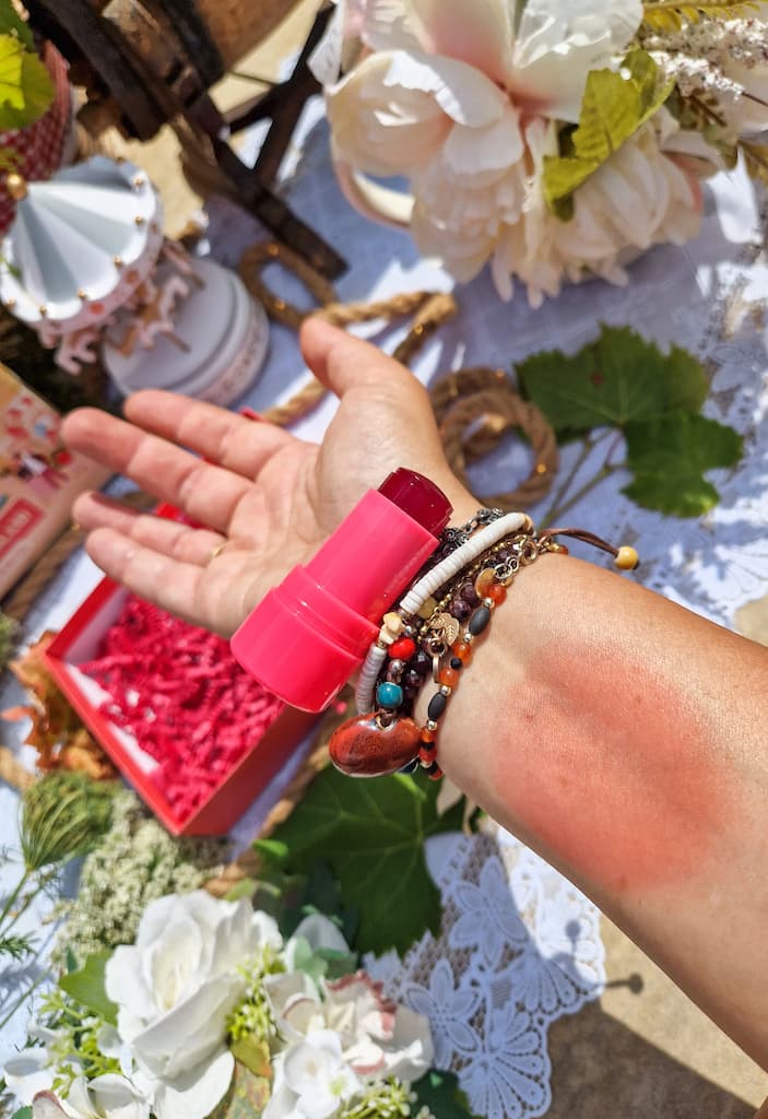 swatch Glossy Glam – Jelly Blush Rose Red