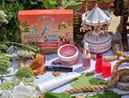 Glowria Août 2025 Cap sur Coney Island avec une box beauté 100% plaisir estival