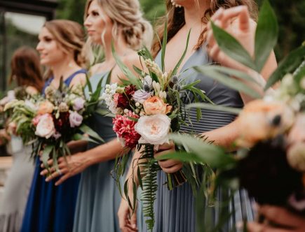 Mariage petit budget : où trouver une robe de mariée élégante et des robes de demoiselles d’honneur abordables
