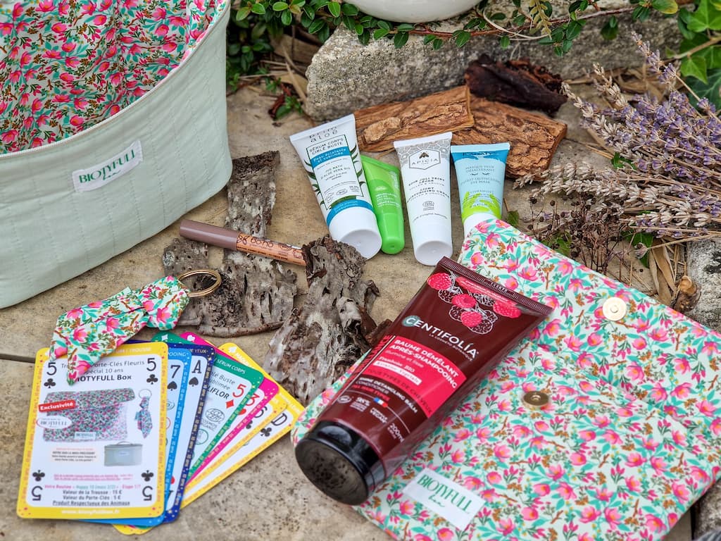 BIOTYFULL Box « Happy 10 »  la Trousse Fleurie Collector qui prolonge la fête !