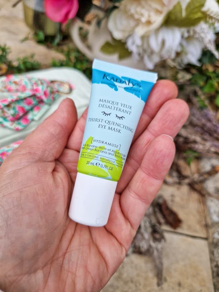 BIOTYFULL Box « Happy 10 »  la Trousse Fleurie Collector qui prolonge la fête !