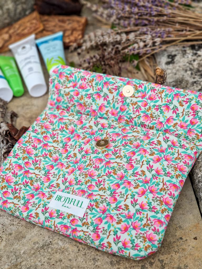 BIOTYFULL Box « Happy 10 »  la Trousse Fleurie Collector qui prolonge la fête !