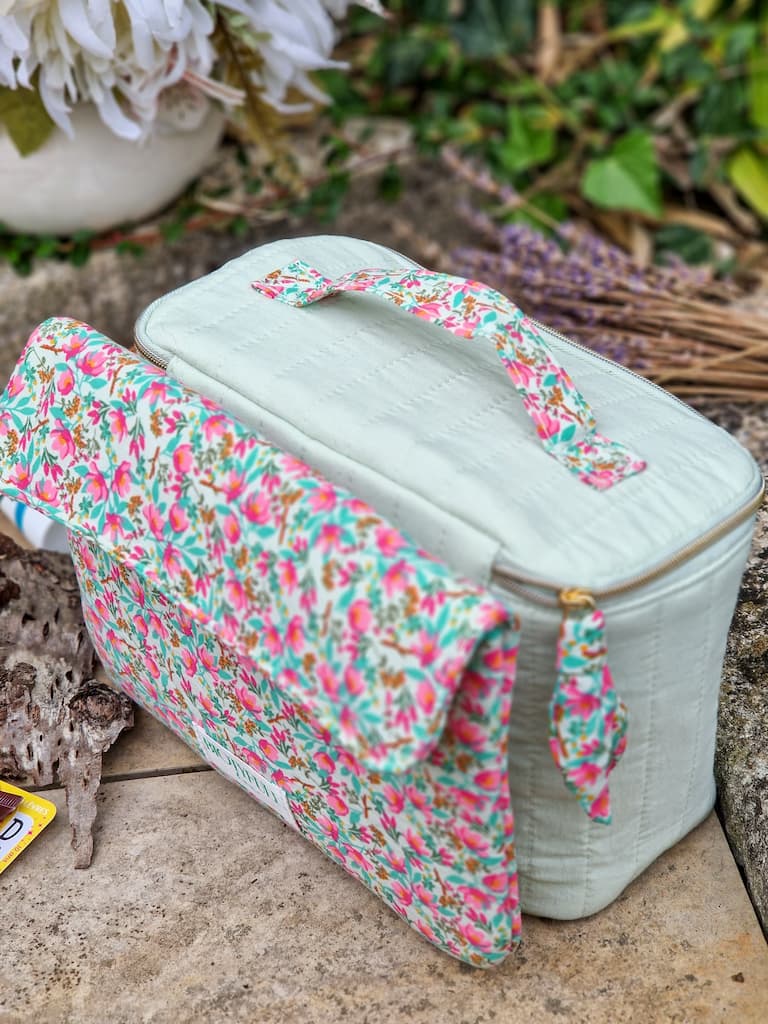 BIOTYFULL Box « Happy 10 »  la Trousse Fleurie Collector qui prolonge la fête !