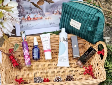 La routine beauté éclat festif Trésors de Noël Prescription Lab X Karl Marc John