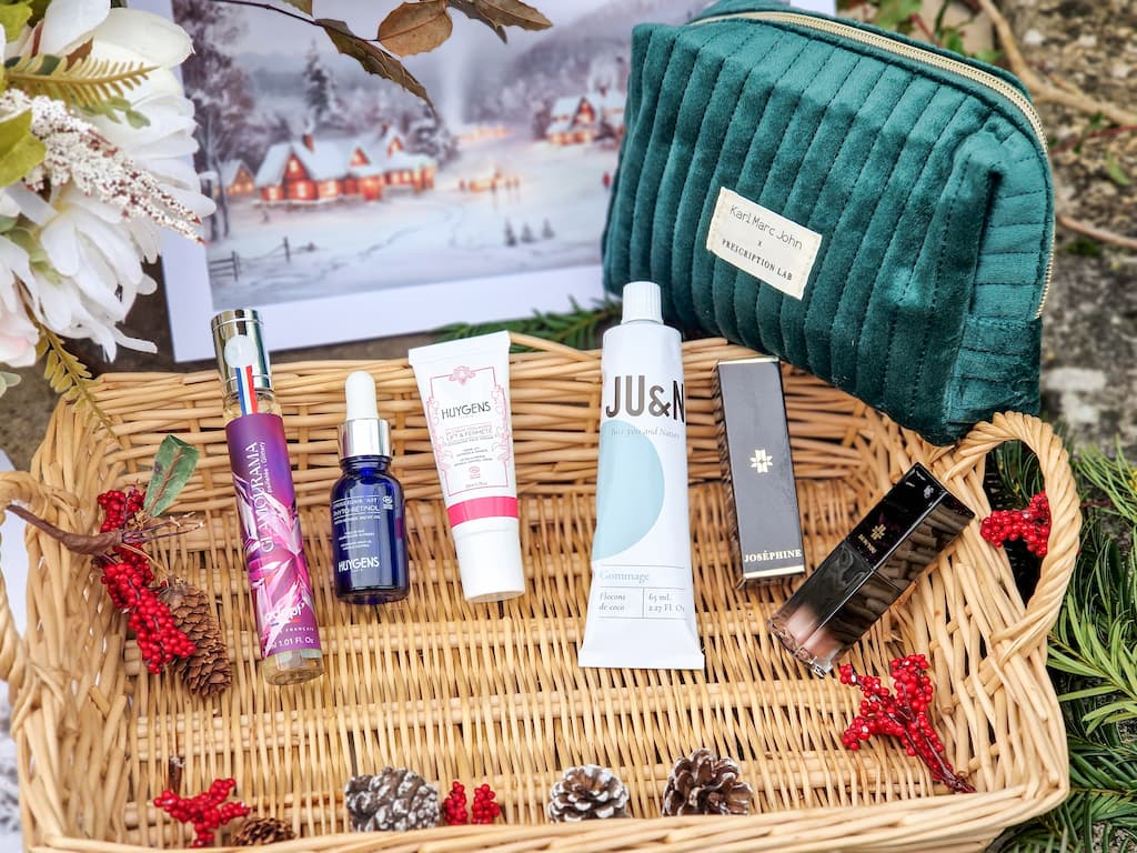 La routine beauté éclat festif Trésors de Noël Prescription Lab X Karl Marc John