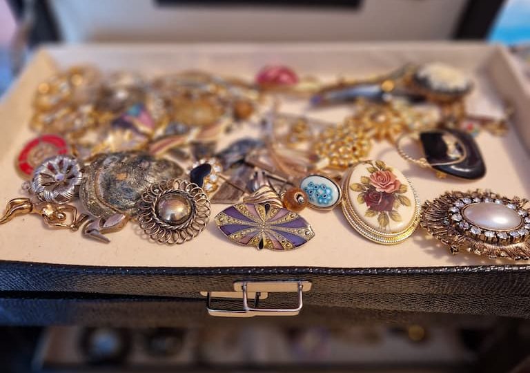 Pourquoi le vintage résonne si fort chez les femmes de 45 ans (et plus)