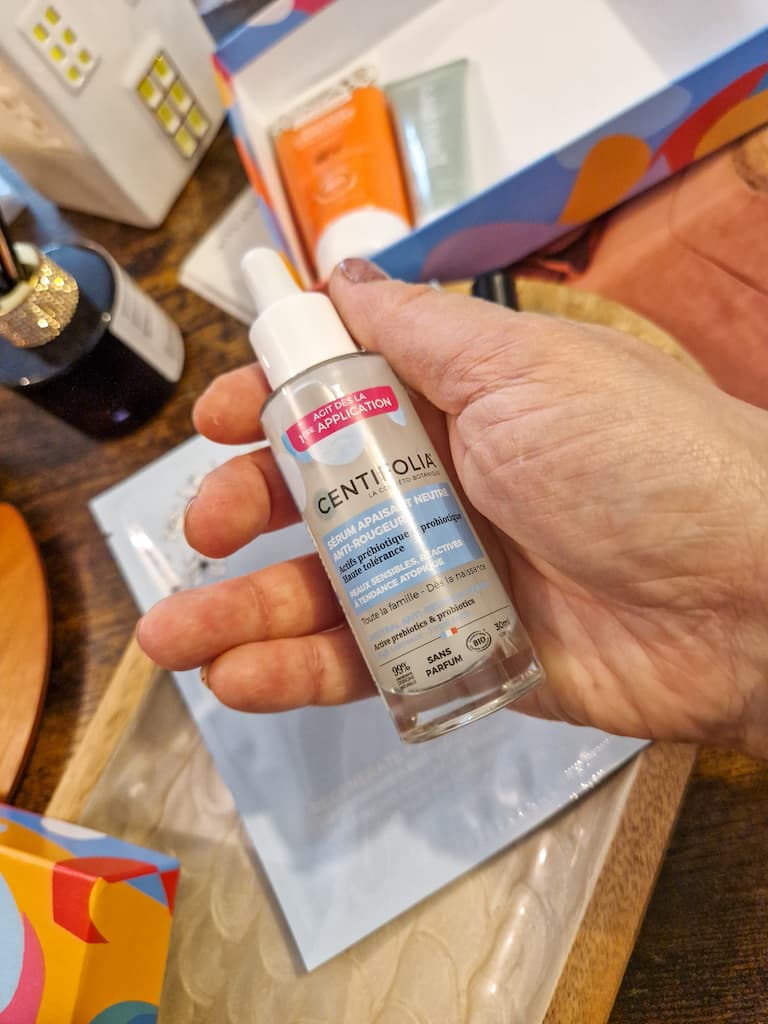 Le Sérum Apaisant Anti-Rougeurs – CENTIFOLIA