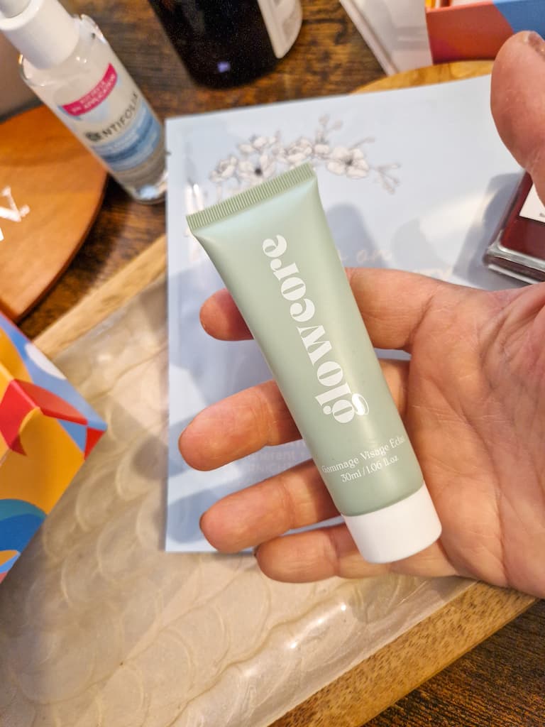 Le Gommage Visage Éclat – GLOWCORE