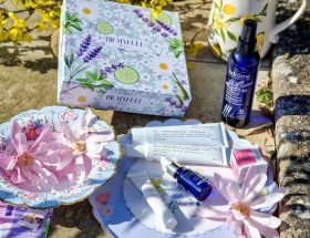 Biotyfull Box Fraîcheur Florale le Printemps s'invite dans votre salle de bain !