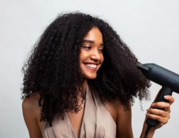 Cheveux crépus Pourquoi la routine sur-mesure est votre meilleure alliée (et comment Zenaba révolutionne votre quotidien)