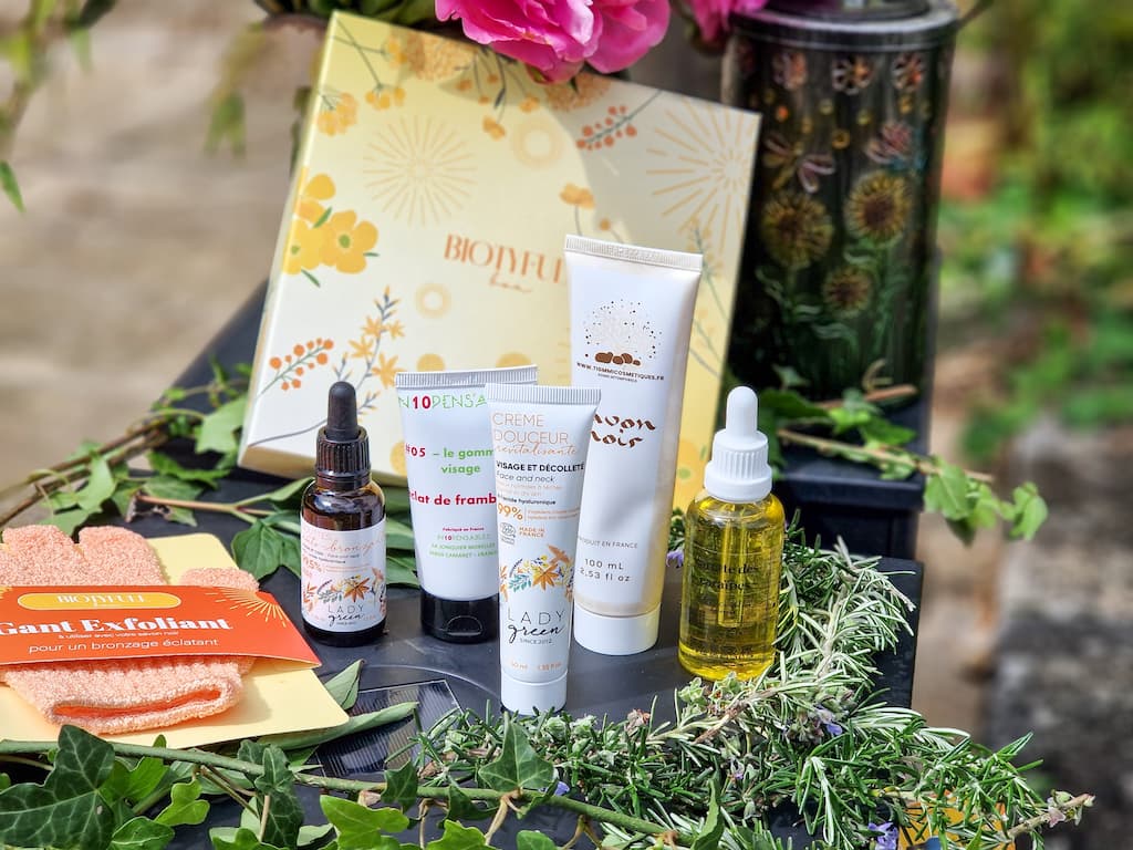 Biotyfull Box mai 2026 la box 100% Bronzage Éclatant qui prépare notre peau pour l'été