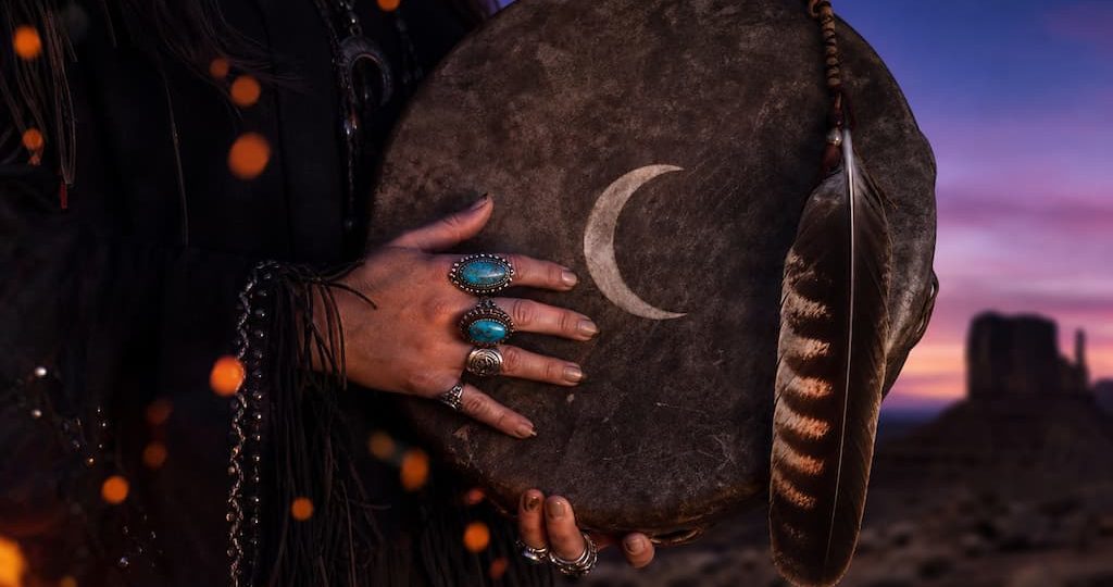 Le Chamanisme et moi plongée dans un monde où l'invisible se révèle
