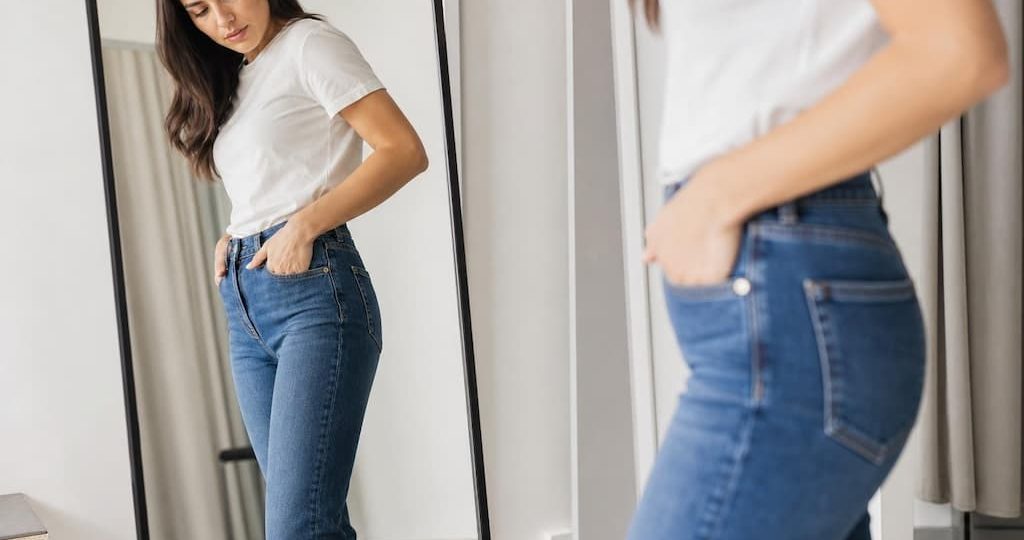 Comment choisir un jean femme adapté à sa silhouette et à son quotidien